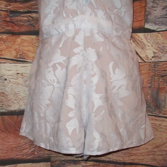 The Jetset Diaries L NWT Wanderlust Dusty Lavender Ruffle Shorts - Picture 9 of 14